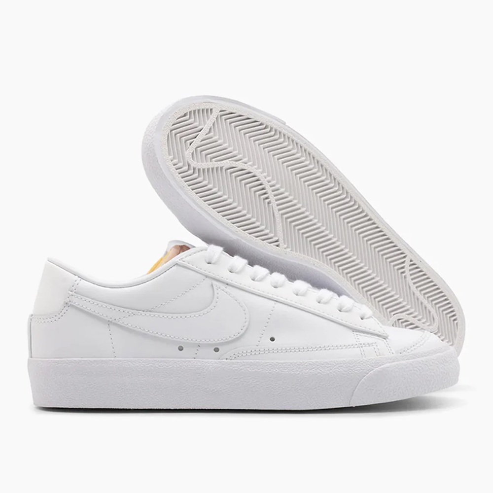 ✨Free with purchase Nike blazers low white